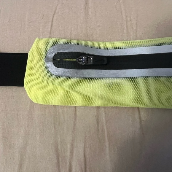 Nike mesh slim running Fanny pack - Picture 5 of 6